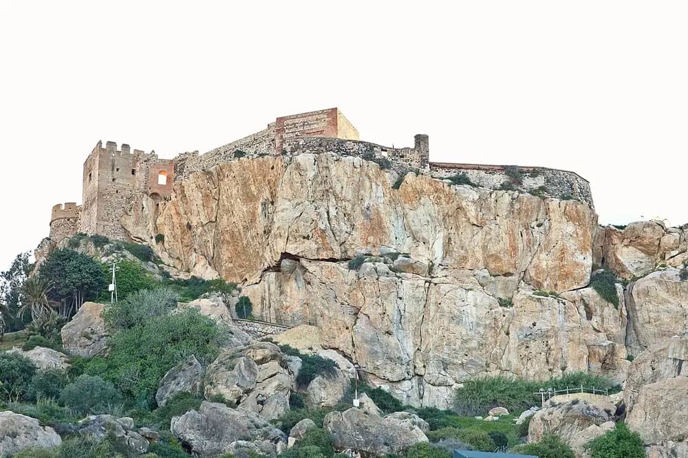 Castillo de Salobreña sobre su peñón